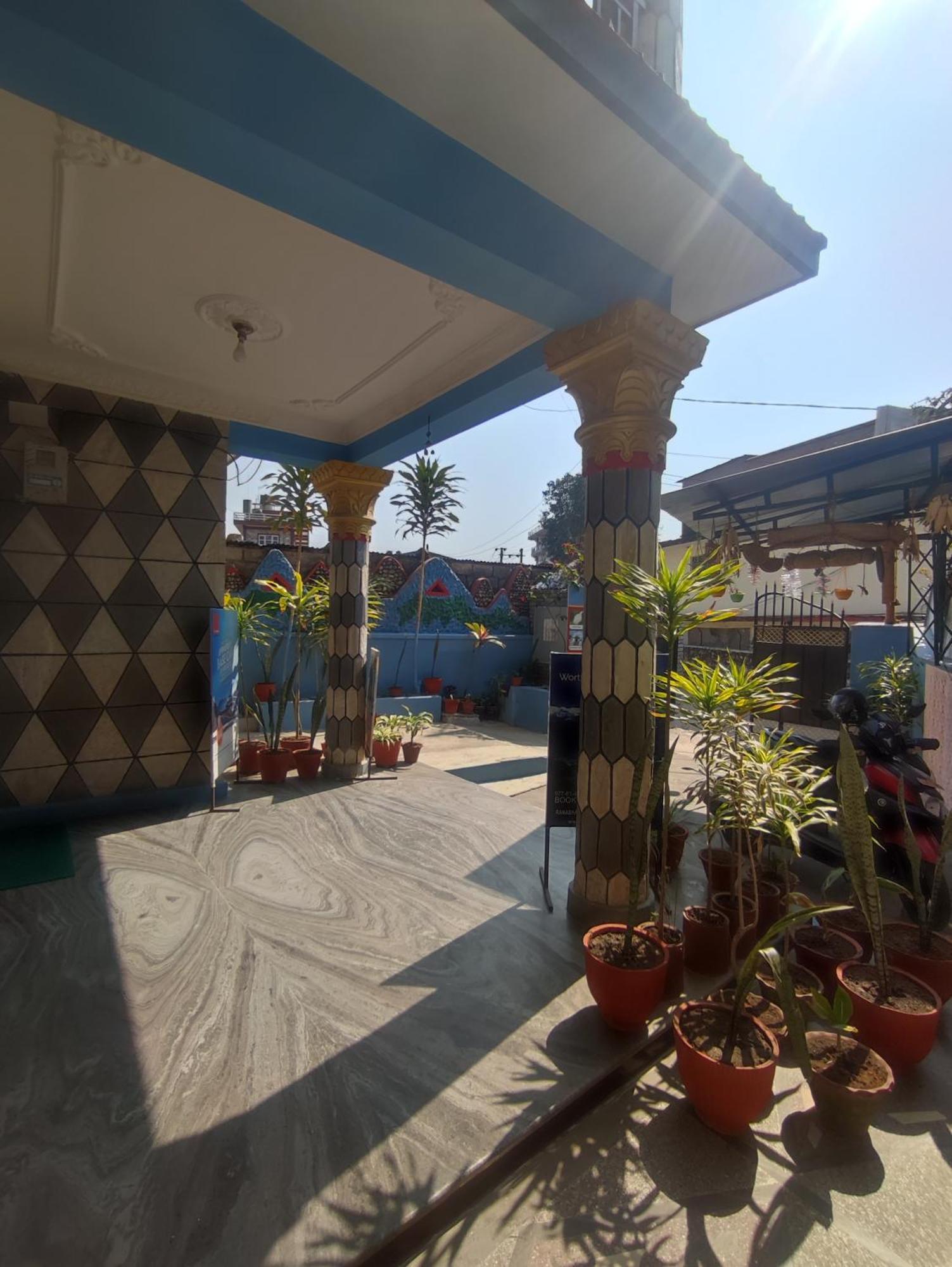Krishna Inn Pokhara Zewnętrze zdjęcie