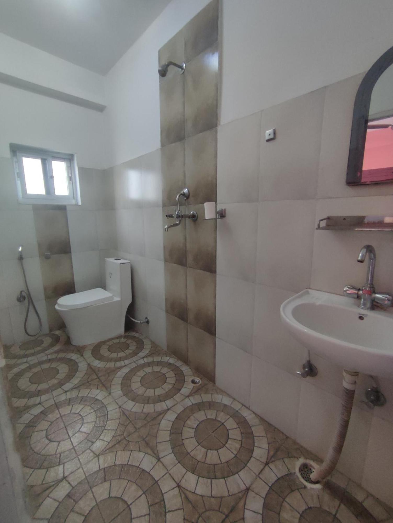 Krishna Inn Pokhara Zewnętrze zdjęcie