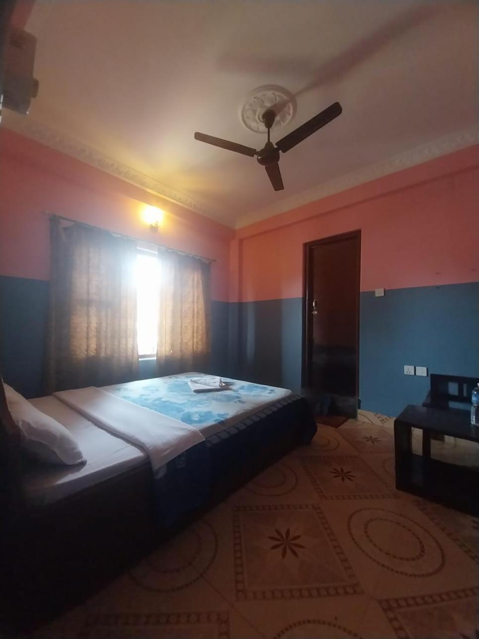 Krishna Inn Pokhara Zewnętrze zdjęcie
